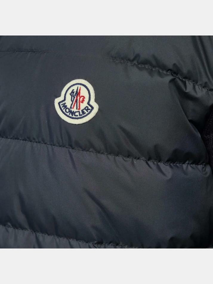 [몽클레어] 26SS 로고 패치 믹스 니트 패딩자켓 네이비 9B000 20 M1115 77D