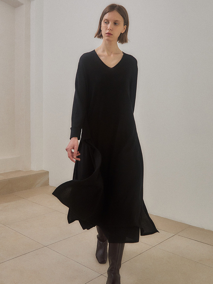 merino wool 90% cashmere 10% | set-up v-neck dress - Black