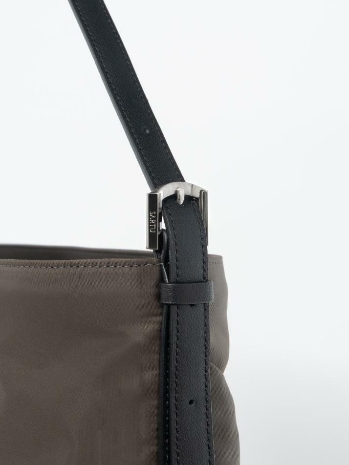 Nov hobo 나일론 백 (Dark brown)