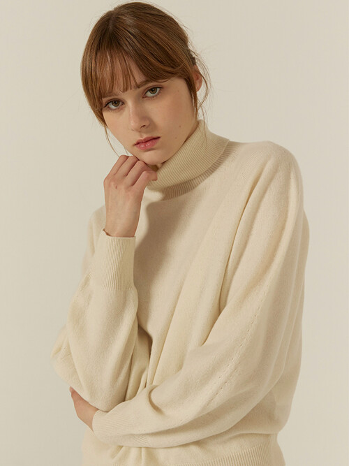 Cashmere-Blend Whole Garment Turtleneck Sweater