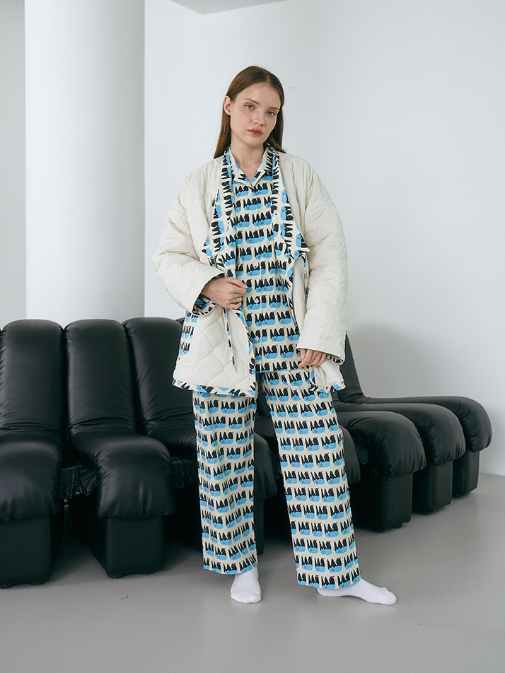  양면으로 돌려입는 누빔 재킷 홈워머 집안에서도 밖에서도 따듯하고 포근하게