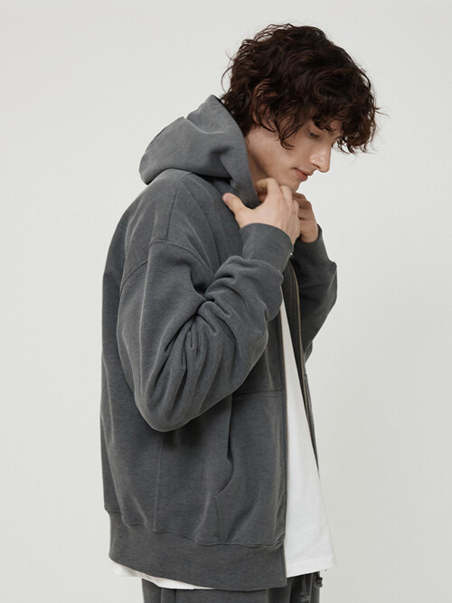 MAN PIGMENT DYEING HOODIE ZIP UP DEEP GRAY