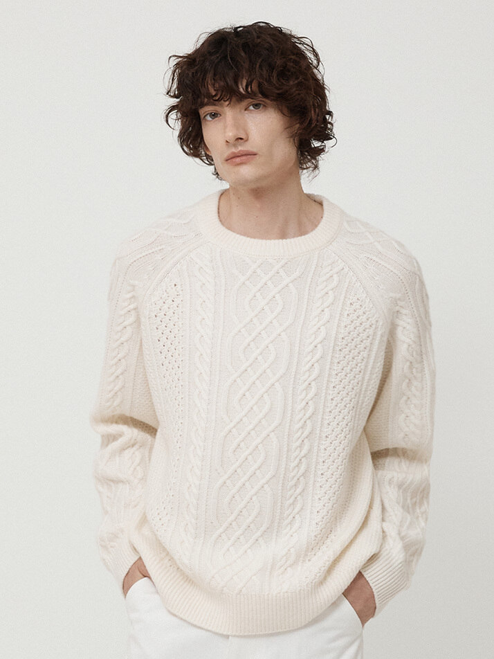 MAN CASHMERE BLENDED CABLE KNIT WHITE