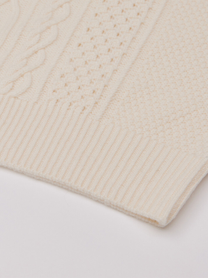 MAN CASHMERE BLENDED CABLE KNIT WHITE