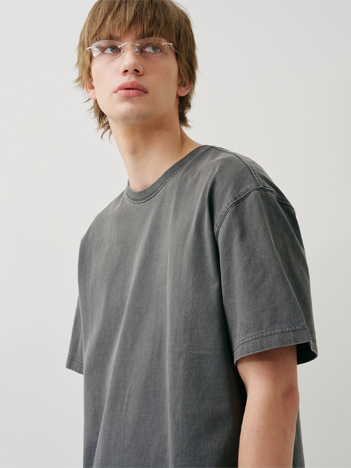 BASIC BACK INCISION SHORT-SLEEVED T-SHIRT BLACK