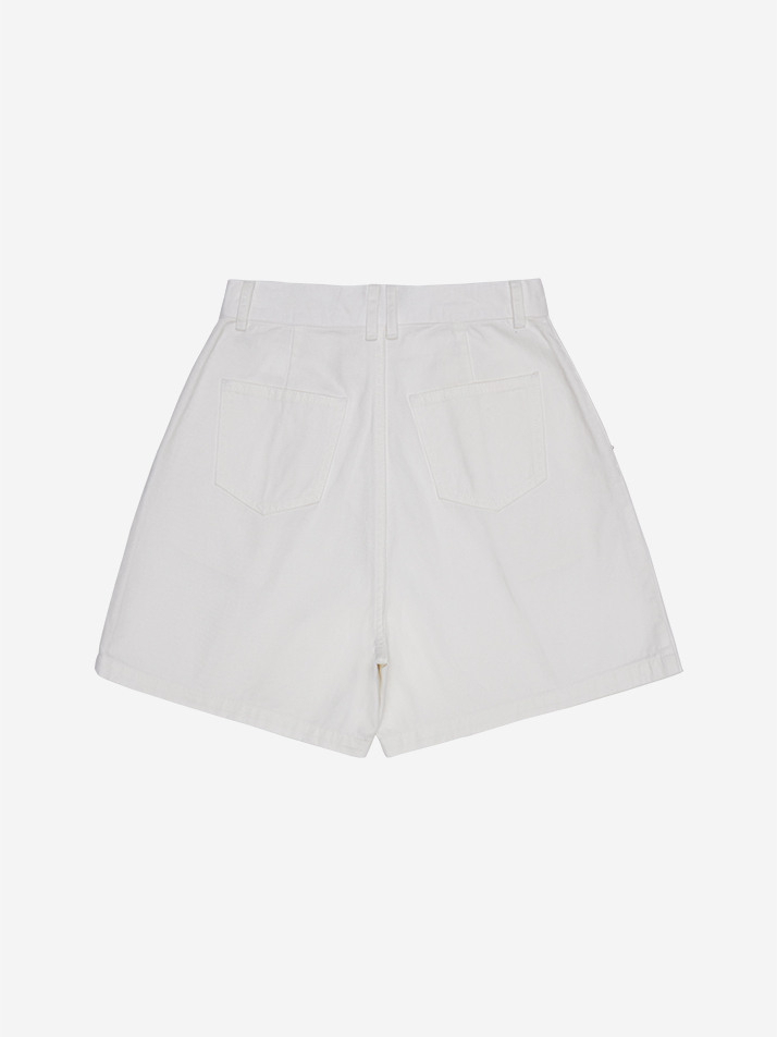WIDE TWO-TUCK HALF-PANTS WHITE
