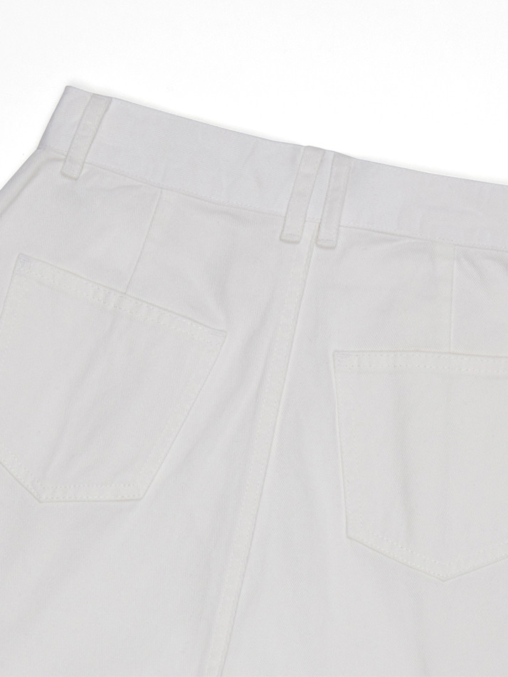 WIDE TWO-TUCK HALF-PANTS WHITE