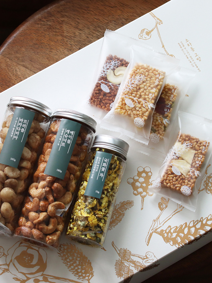 마음을 더하다 726g 4가지맛 수제강정 24개입 견과류 2개입 국화꽃차 1개입 /쇼핑백
