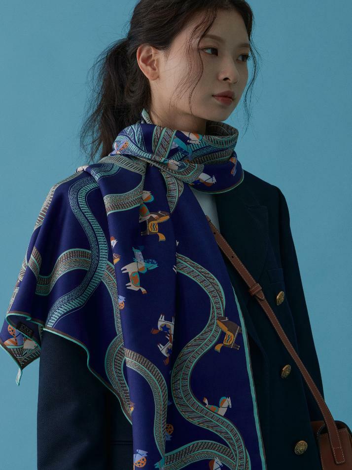 트라이앵글 네이비 _ 스카프