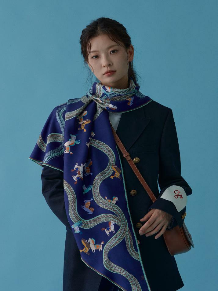 트라이앵글 네이비 _ 스카프