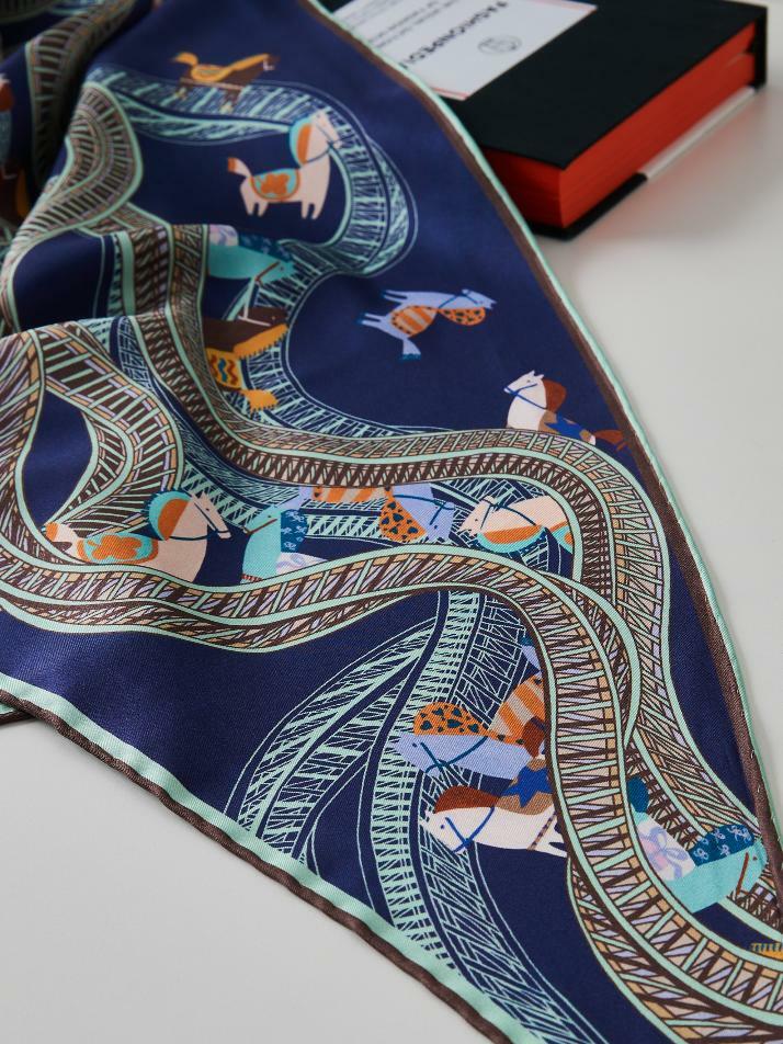 트라이앵글 네이비 _ 스카프