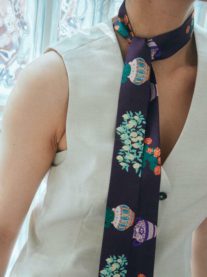 트윌리L _ 미드나잇 가든 실크 스카프