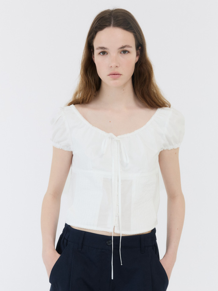 PINTUCK DETAIL CAB SLEEVE TOP / WHITE
