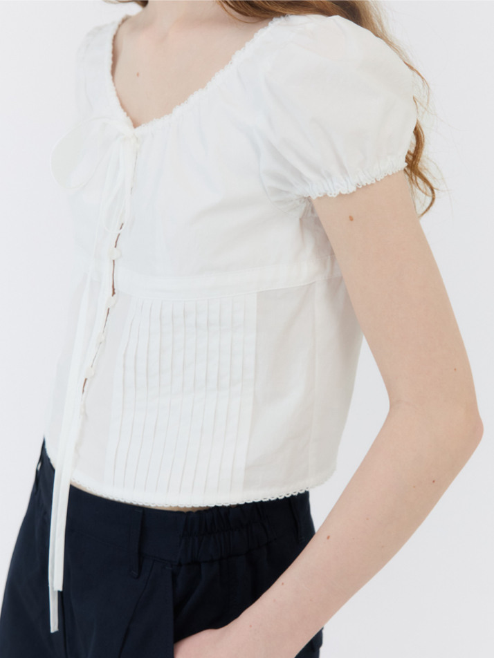 PINTUCK DETAIL CAB SLEEVE TOP / WHITE