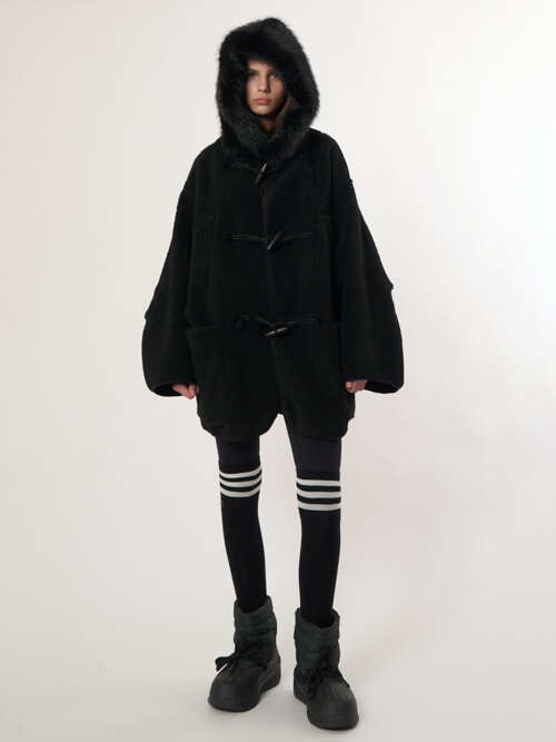AW52OT02_페이크 라쿤 후드 아우터_블랙