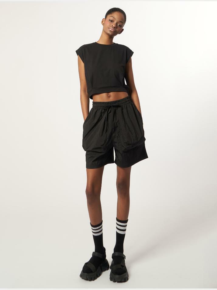 AU61PS05_라이트 볼륨 트랙쇼츠_블랙