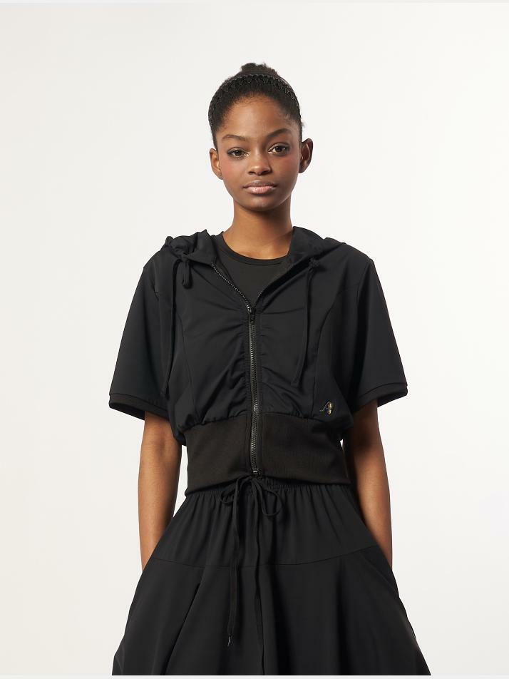 AW61JP03_밴딩 크롭 후디_블랙