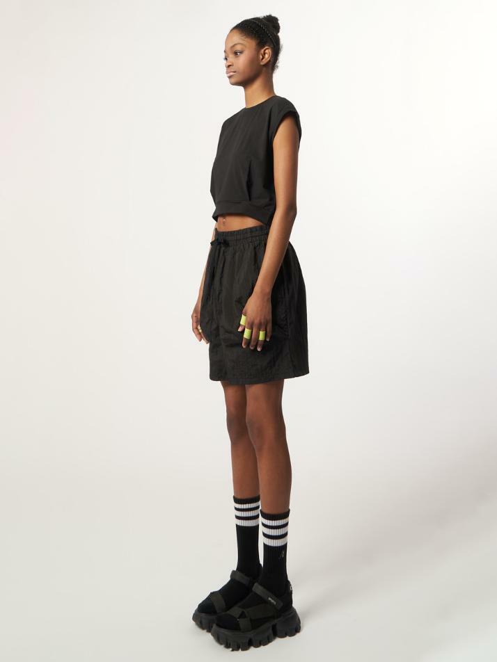 AW61TN01_소프트 크롭 탑_블랙