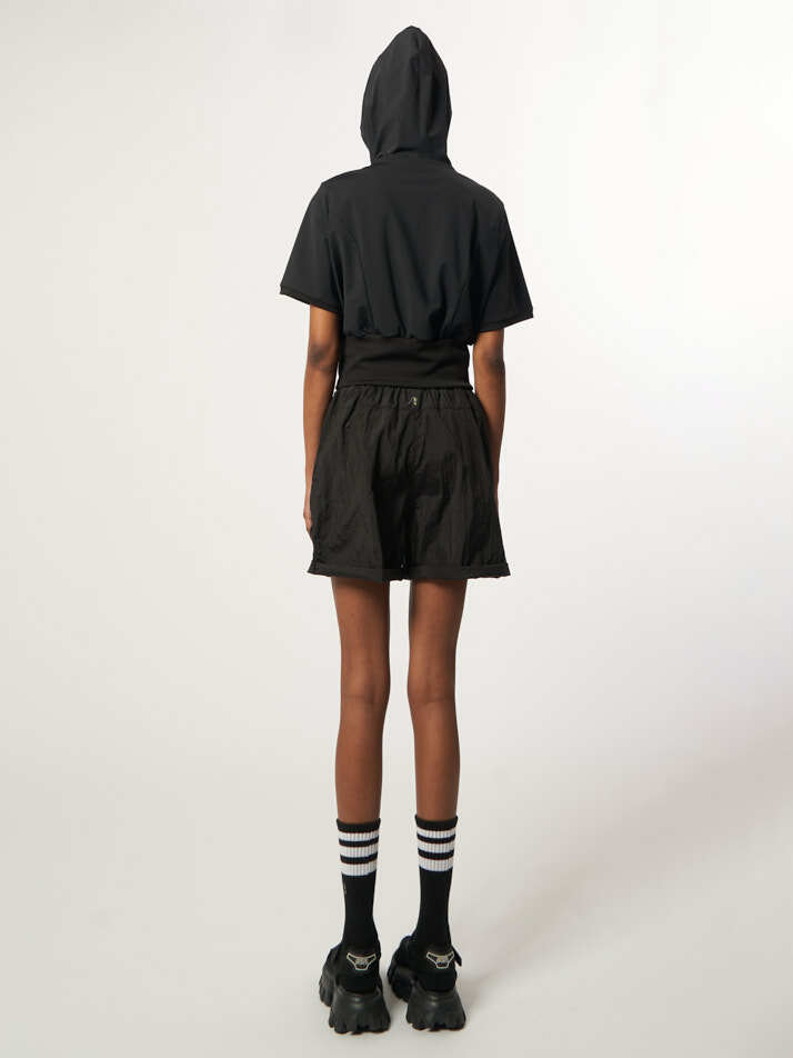 AW61JP03_밴딩 크롭 후디_블랙