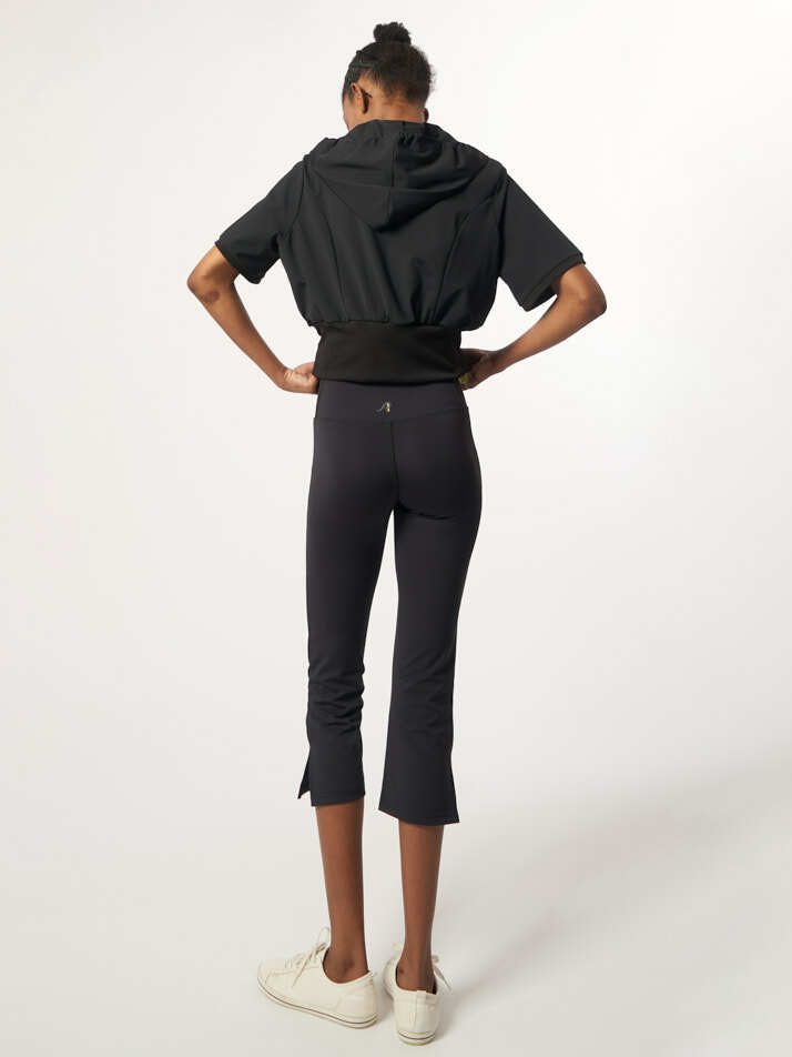 AW61JP03_밴딩 크롭 후디_블랙