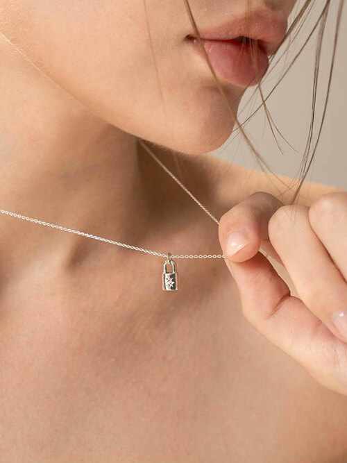 제이누이 스텔라 자물쇠 네크리스 목걸이