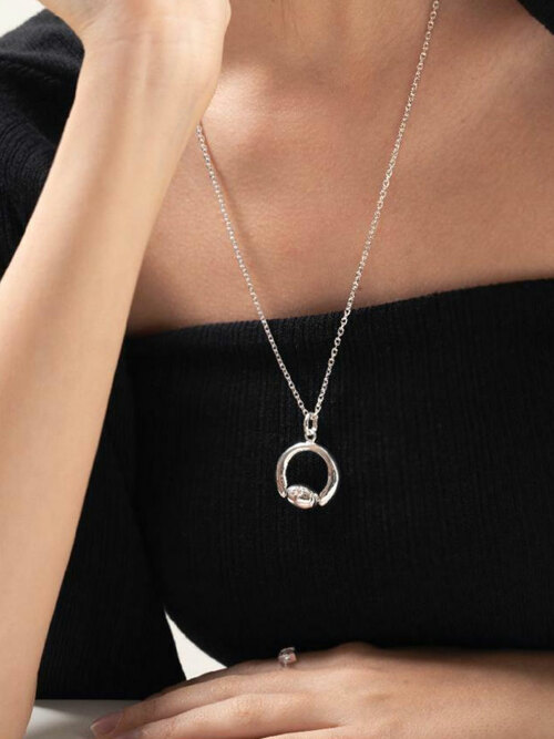 제이누이 스핀 루미에르 네크리스 목걸이