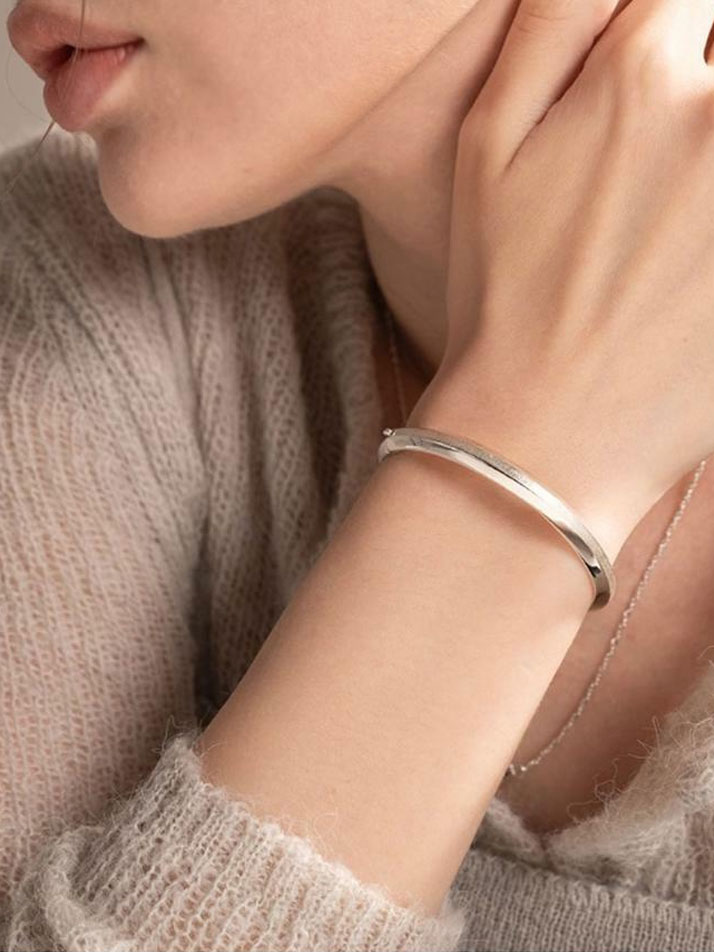 제이누이 슬랜트 뱅글팔찌 silver 18-19cm