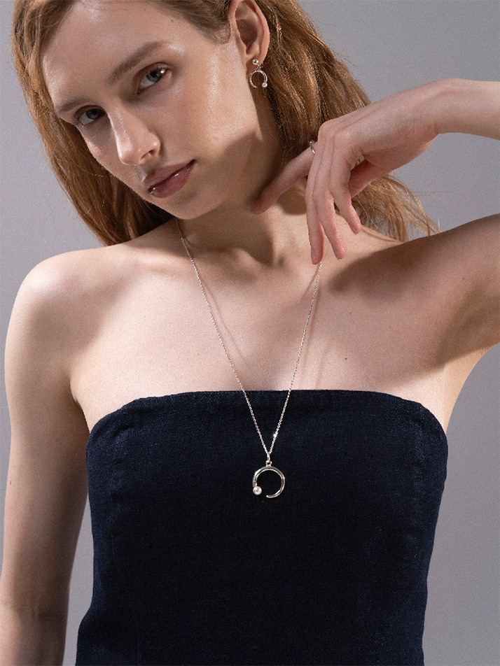 제이누이 세레인 진주 롱목걸이 silver