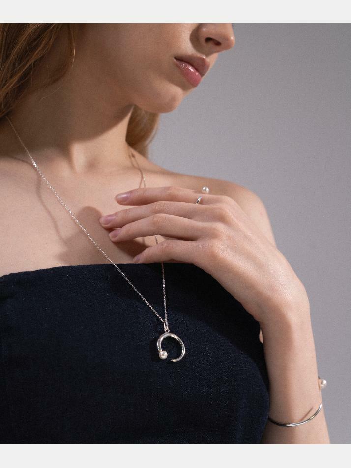 제이누이 세레인 진주 롱목걸이 silver