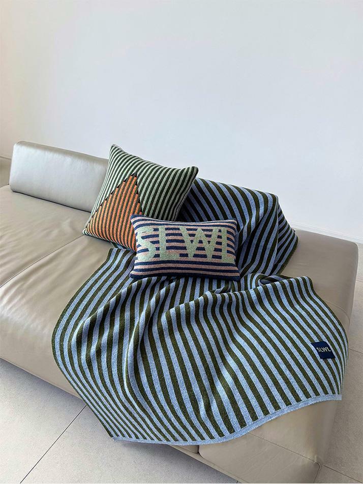 Khaki / Blue Blanket