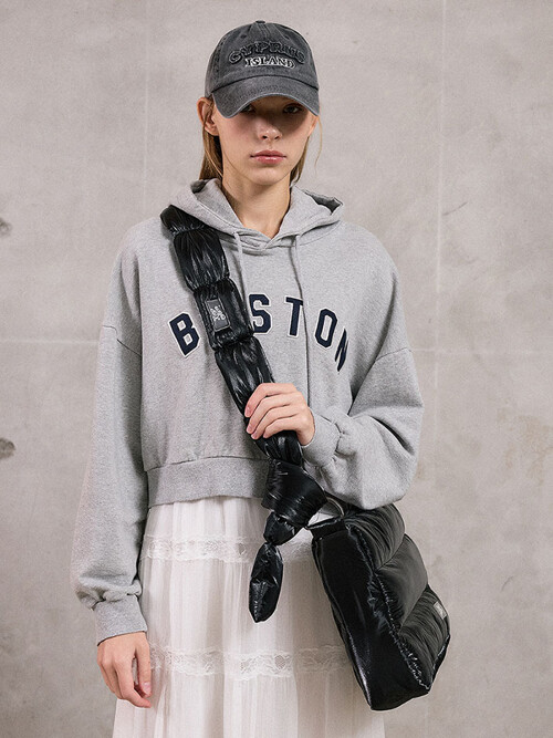 크라프얀 패디드 라지 크로스백 글로시블랙