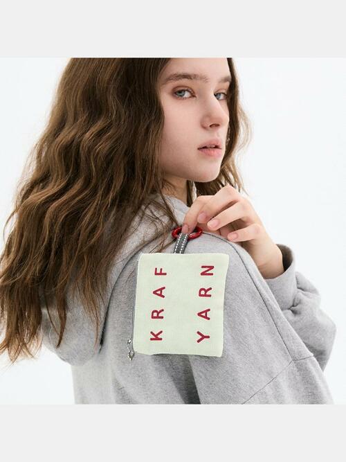 크라프얀 코튼 레터링 미니 파우치 오트밀