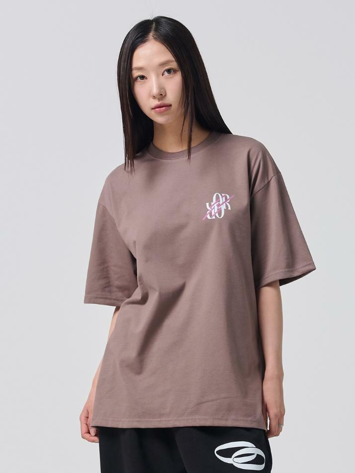 REVERSE OR 로고 오버핏 반팔 티셔츠 (모카)