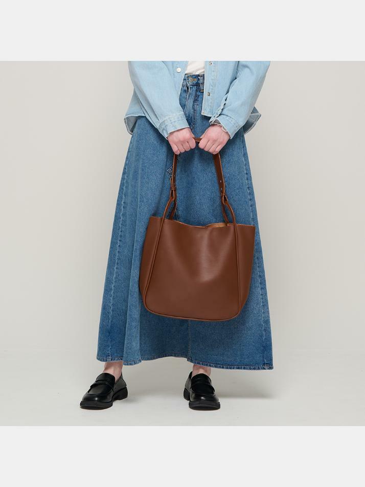 버튼 스트랩 멀멀 숄더백 (브라운)