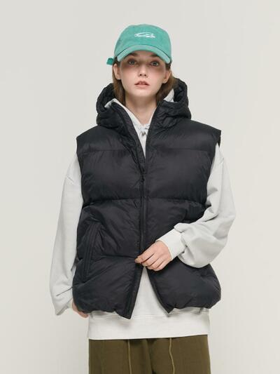 후드 하이넥 패디드 베스트 (블랙)