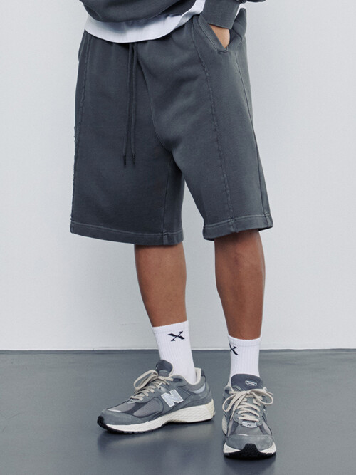 로우 엣지 피그먼트 버뮤다 쇼츠 차콜