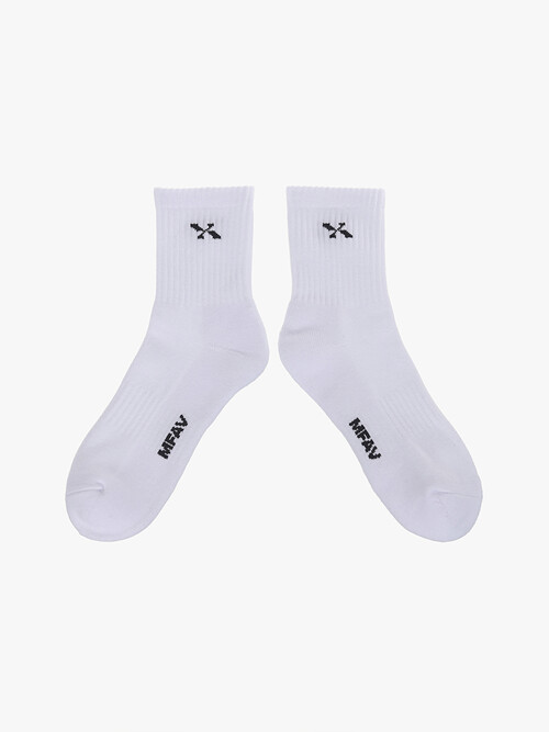 심볼 미들 삭스 화이트