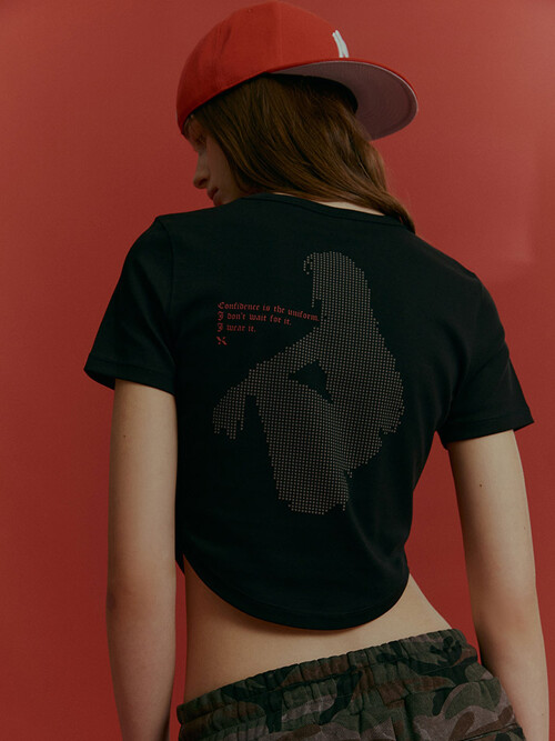 글리치드 페이스  숏 슬리브 블랙