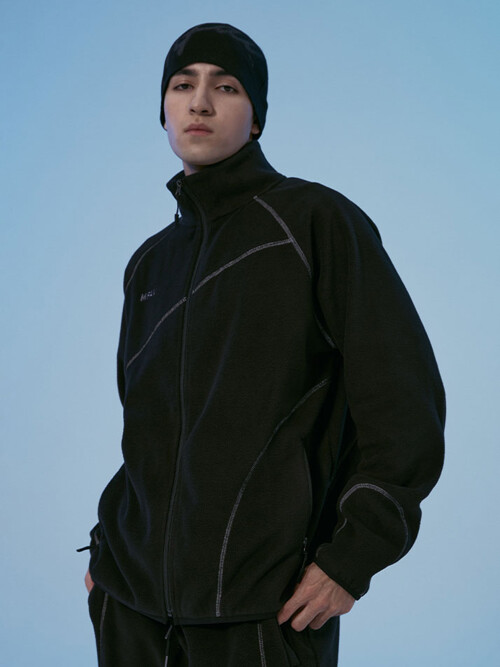 에센셜 퍼지 아크라인 집업 블랙