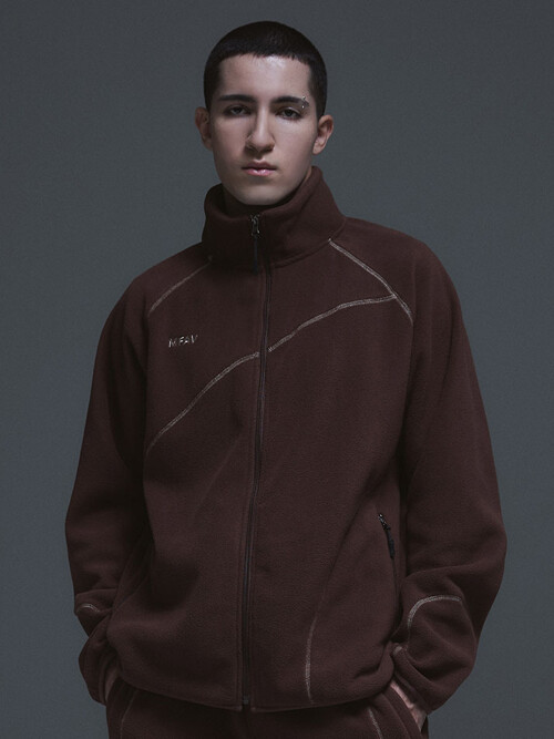 에센셜 퍼지 아크라인 집업 브라운