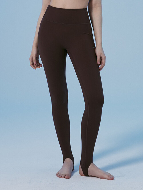 백 보니 스터럽 레깅스 브라운