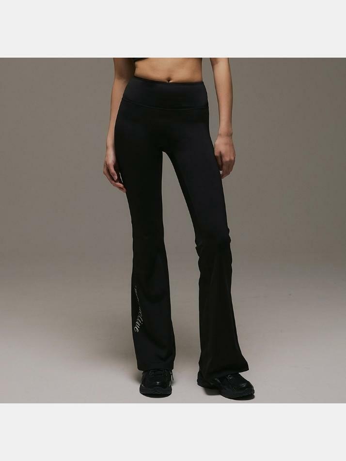 서포티브 크로스 부츠컷 레깅스 블랙