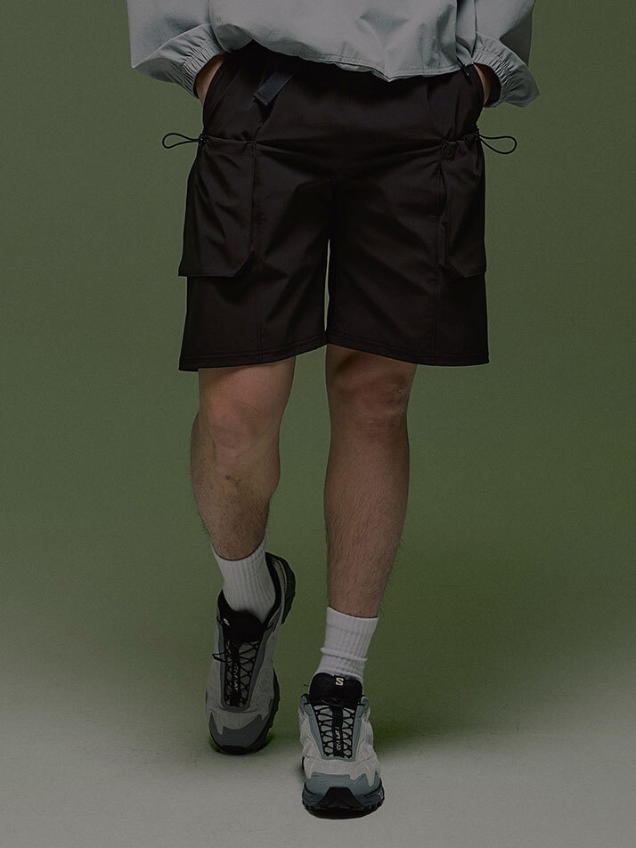 버클 드로우 카고 포켓 쇼츠 블랙