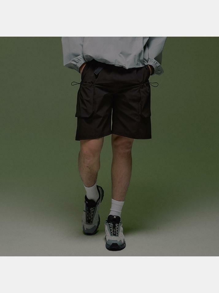 버클 드로우 카고 포켓 쇼츠 블랙