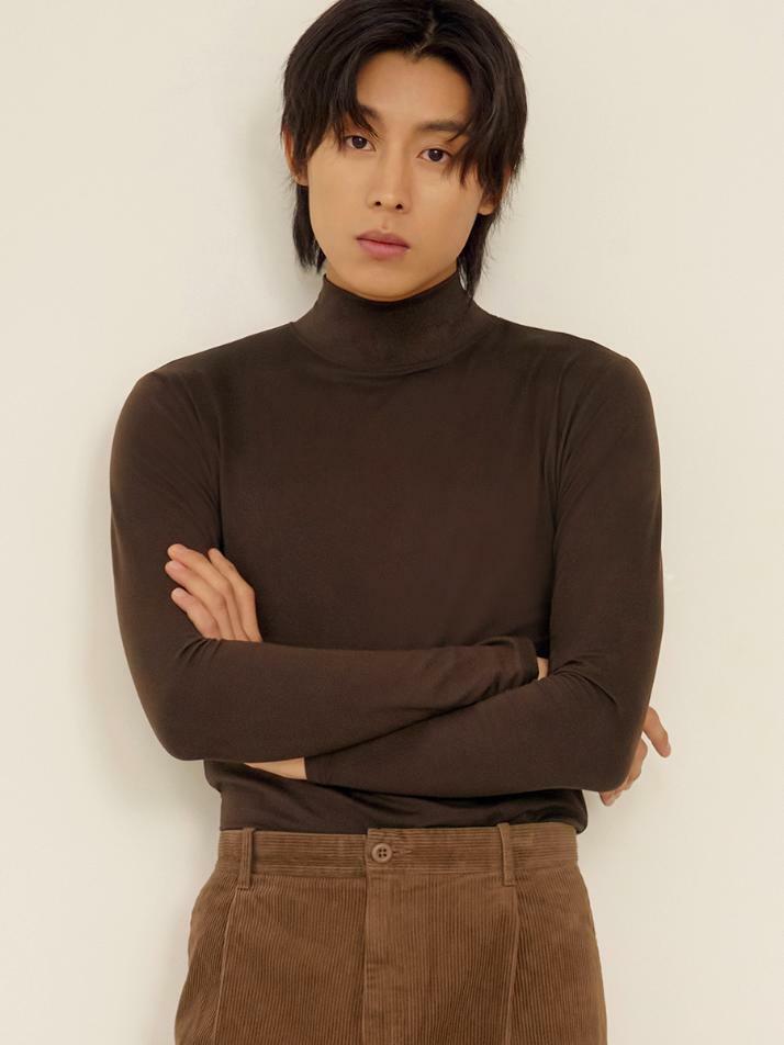 히트터치 터틀넥 반폴라 모크넥 티셔츠