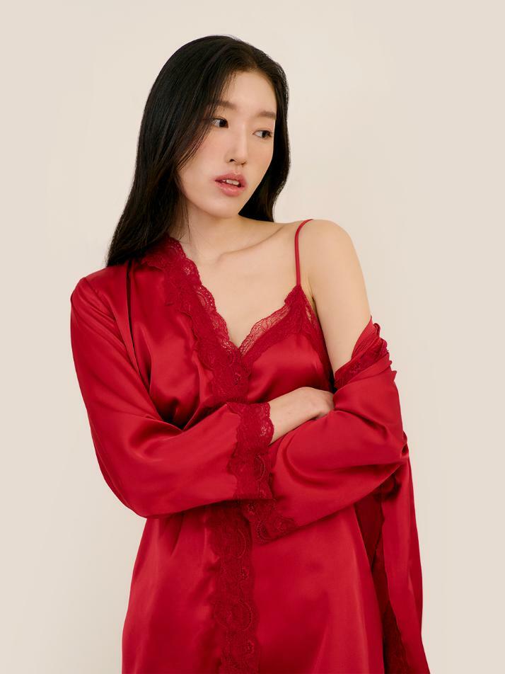 글로우 레이스 새틴 로브 가운