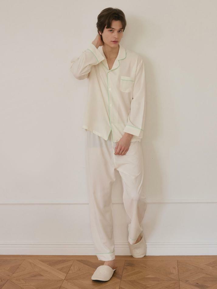 남성 크리미 긴소매 카라 투피스 잠옷