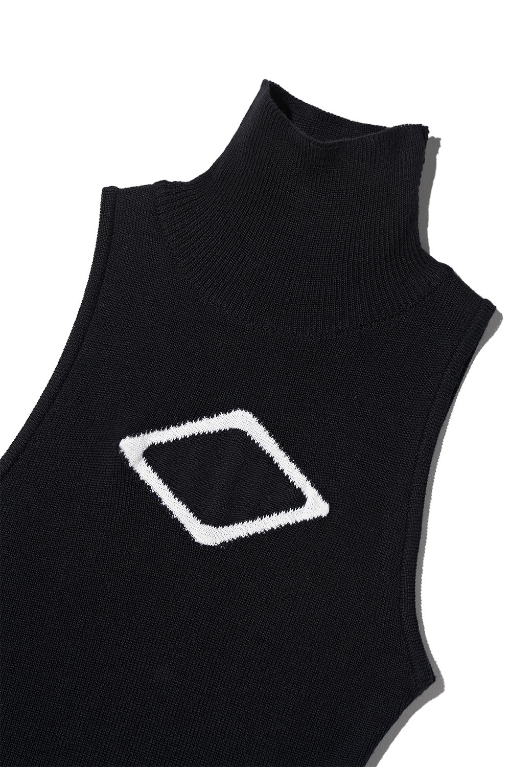 RHOMBUS MOCK NECK KNIT DRESS (BLACK) | ETERNAL JOURNEY