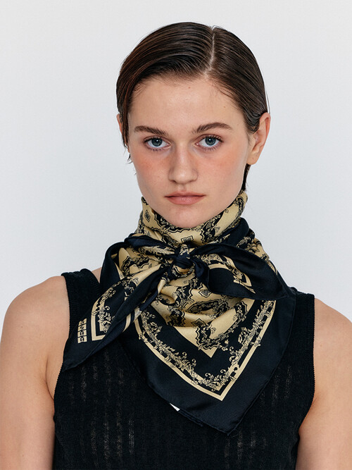 WUE Pattern Scarf (90*90cm)- Beige Multi